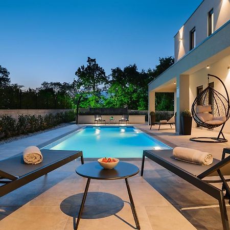 Villa Nobu Mali Vareški Kültér fotó