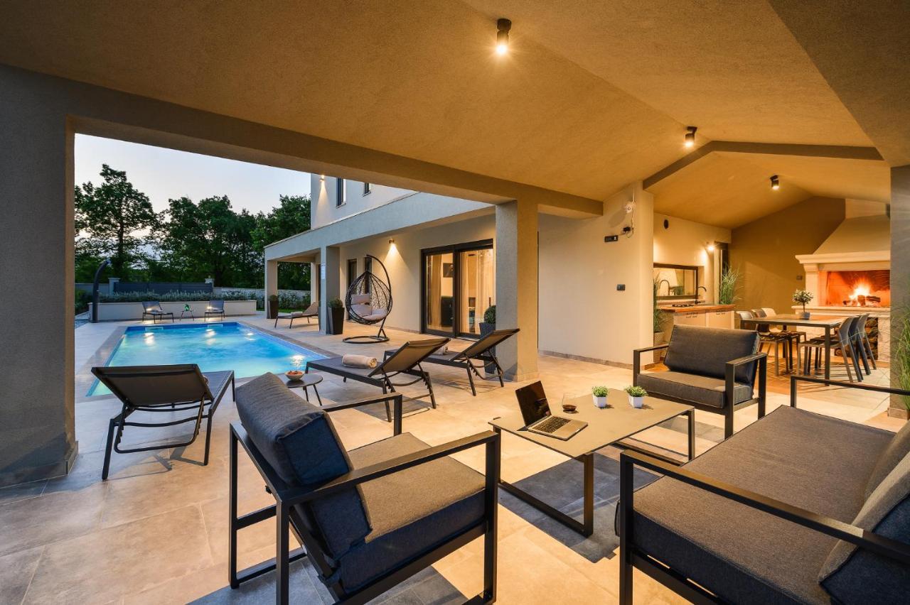 Villa Nobu Mali Vareški Kültér fotó