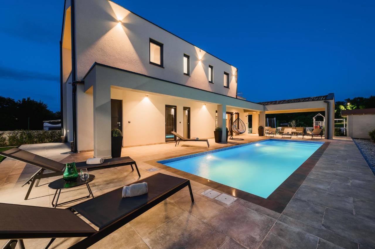 Villa Nobu Mali Vareški Kültér fotó