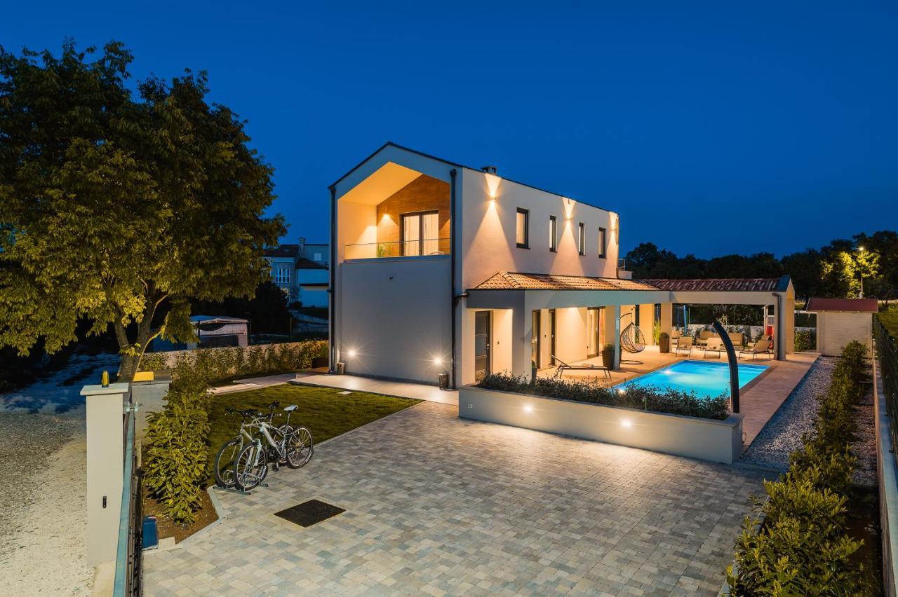 Villa Nobu Mali Vareški Kültér fotó