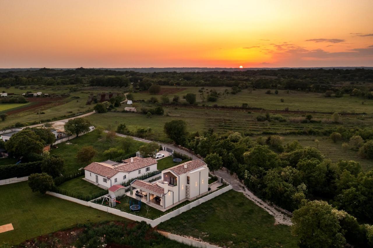 Villa Nobu Mali Vareški Kültér fotó