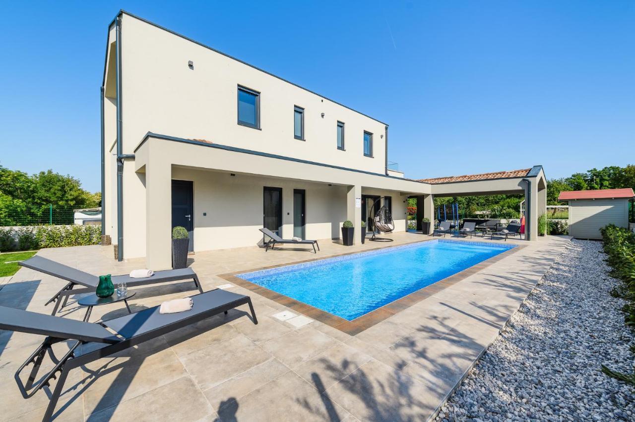 Villa Nobu Mali Vareški Kültér fotó