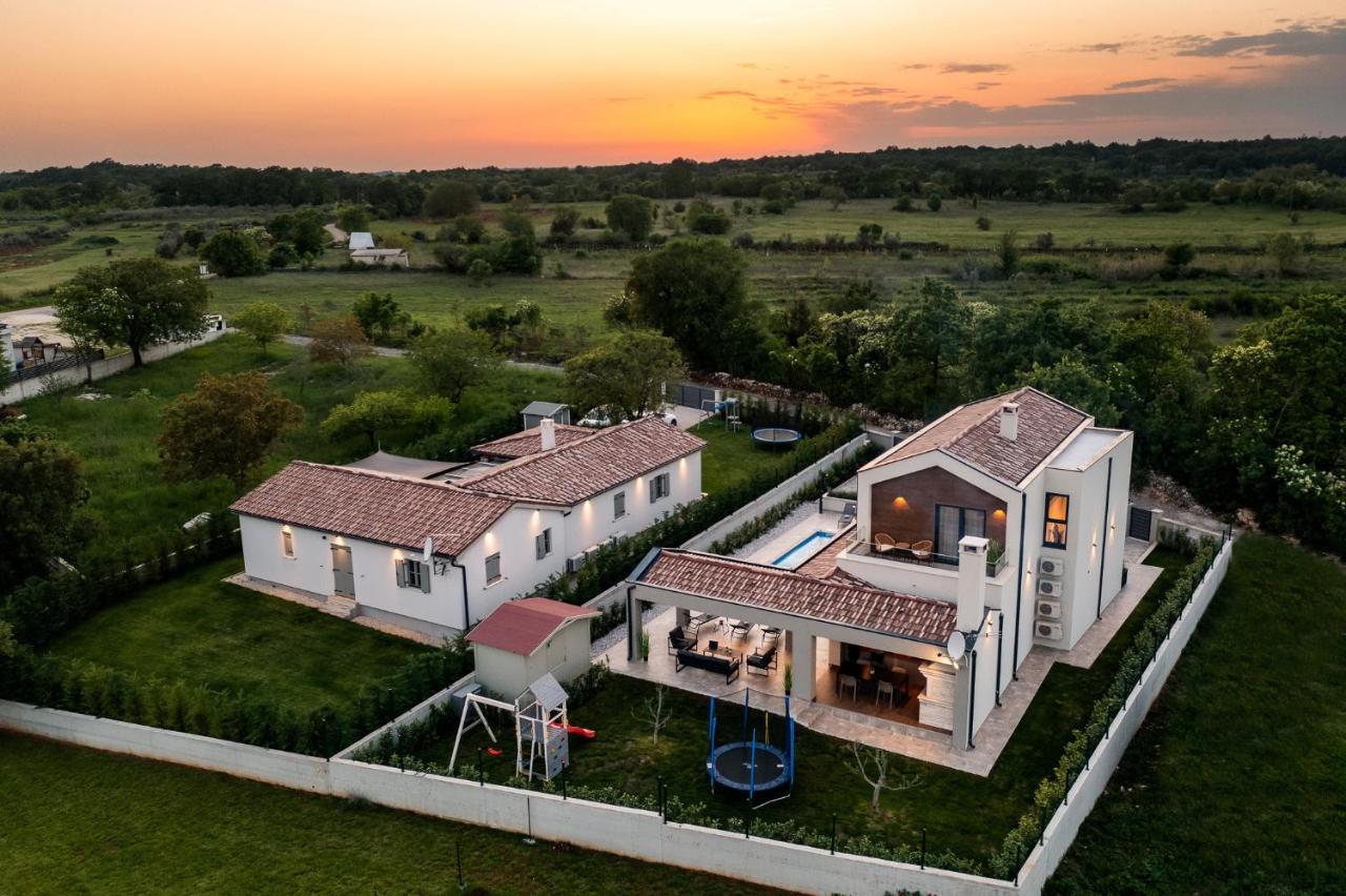 Villa Nobu Mali Vareški Kültér fotó