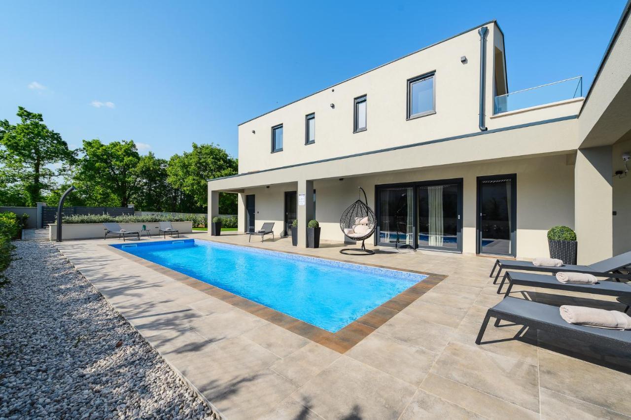 Villa Nobu Mali Vareški Kültér fotó